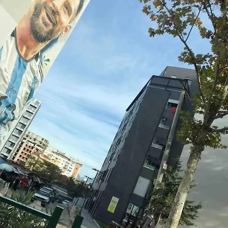Valentina * Tirana